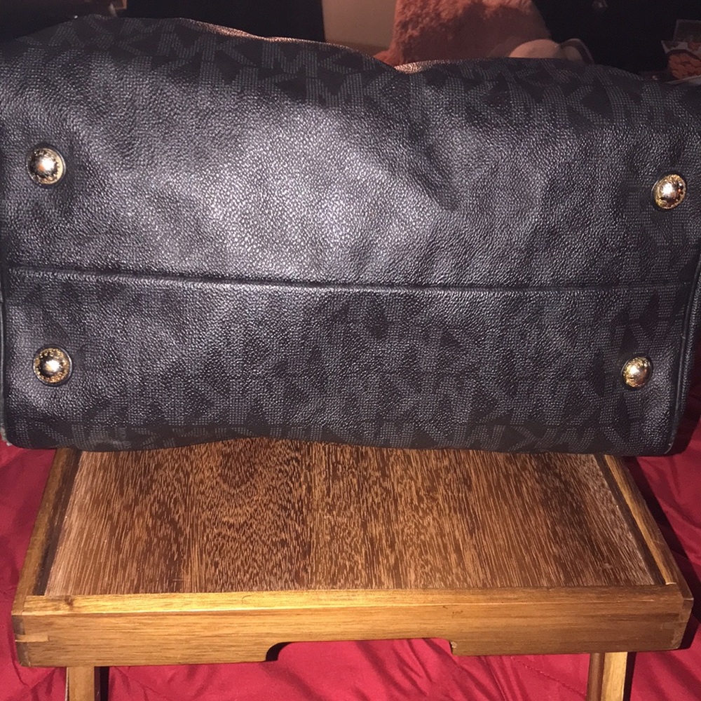 Authentic Michael Kors Handbag! Does not come with dust bag! Check all pics! - Picture 7 of 11